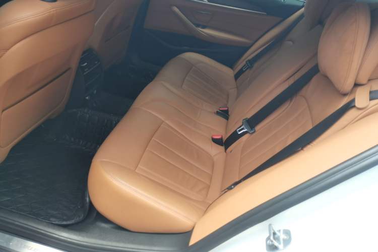 Used BMW 5 Series 2018 Revised Version 530Li Leading Edition Luxury Package Left Rear Seat