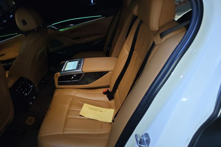 Used BMW 5 Series 2018 Restyled 530Li Luxury Edition M Sport Package Left Rear Seat