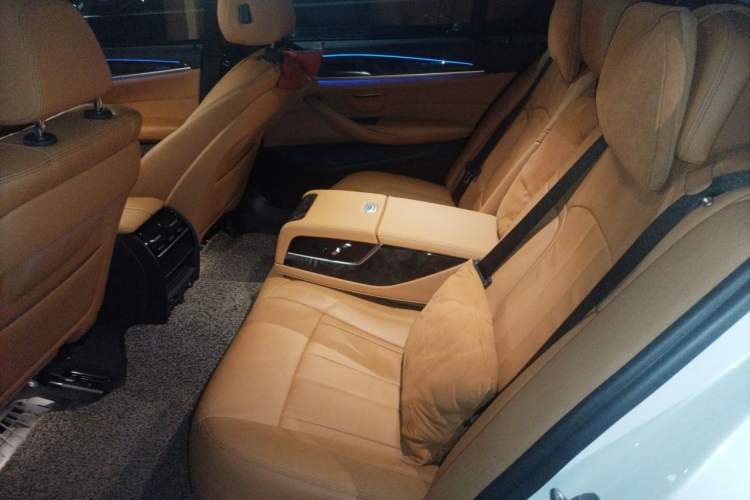 Used BMW 5 Series 2018 Restyled 530Li Leading Edition M Sport Package Left Rear Seat