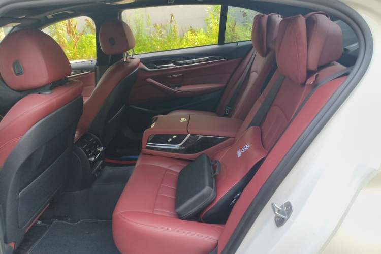Used BMW 5 Series 2018 Facelifted 530Li xDrive M Sport Package Left Rear Seat