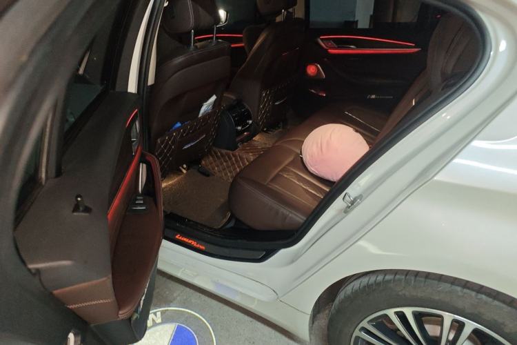 Used BMW 5 Series 2018 Facelifted 530Li Luxury Edition Premium Package Left Rear Seat