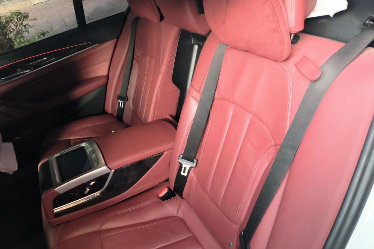 Used BMW 5 Series 2018 530Li Luxury Edition M Sport Package Left Rear Seat