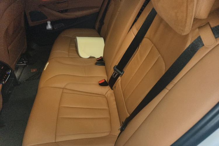 Used BMW 5 Series 2018 Restyled 530Li Luxury Edition M Sport Package Left Rear Seat