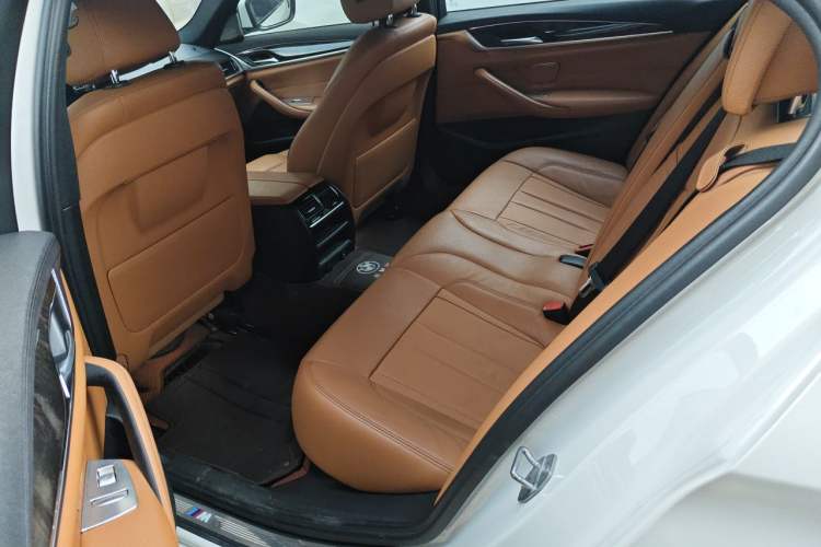 Used BMW 5 Series 2018 Restyled 530Li Leading Edition M Sport Package Left Rear Seat