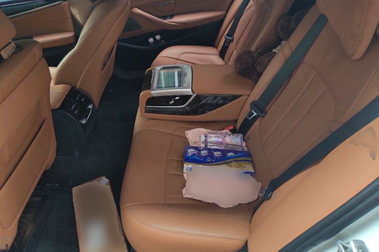 Used BMW 5 Series 2018 Restyled 530Li Luxury Edition M Sport Package Left Rear Seat