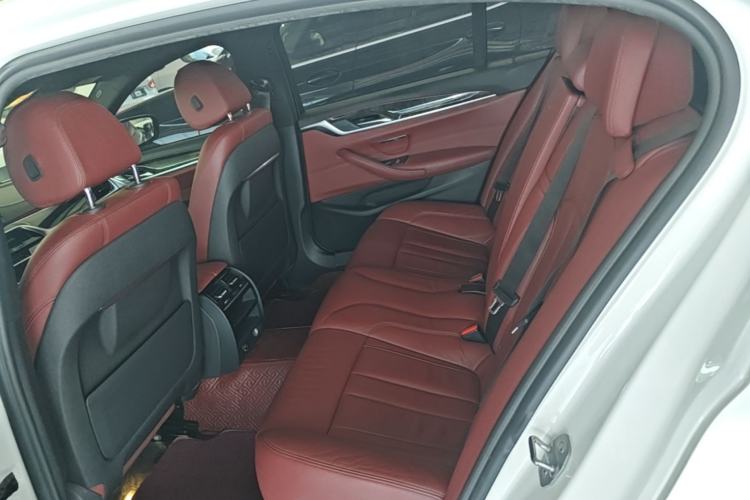 Used BMW 5 Series 2018 Restyled 530Li Leading Edition M Sport Package Left Rear Seat