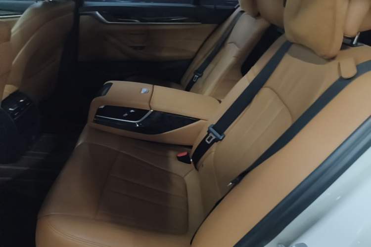 Used BMW 5 Series 2018 Restyled 530Li Leading Edition M Sport Package Left Rear Seat