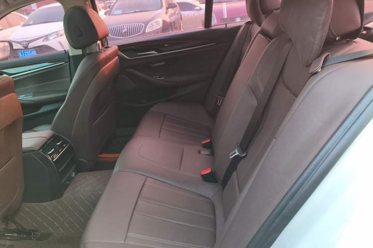 Used BMW 5 Series 2018 525Li Luxury Package Left Rear Seat