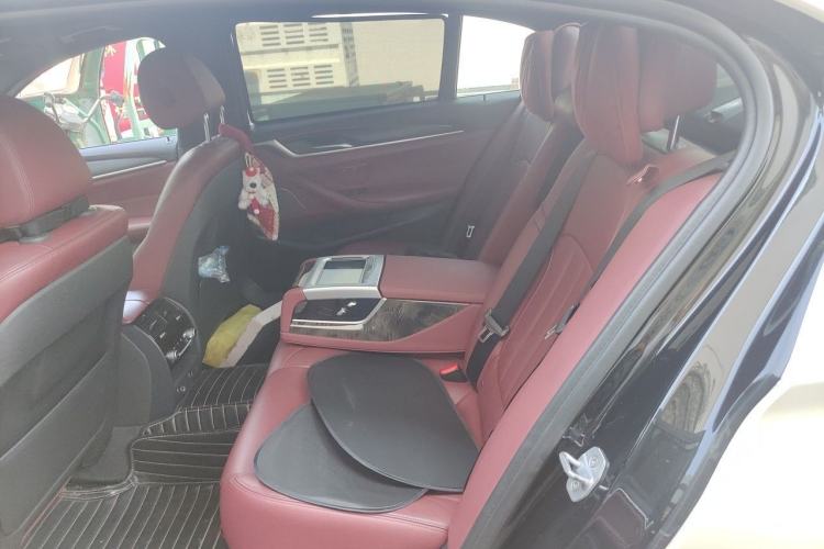 Used BMW 5 Series 2018 Restyled 530Li Luxury Edition M Sport Package Left Rear Seat