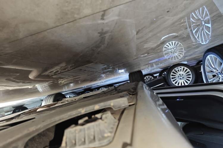 Used BMW 5 Series 2018 Facelifted 530Li xDrive M Sport Package Left Side Sill