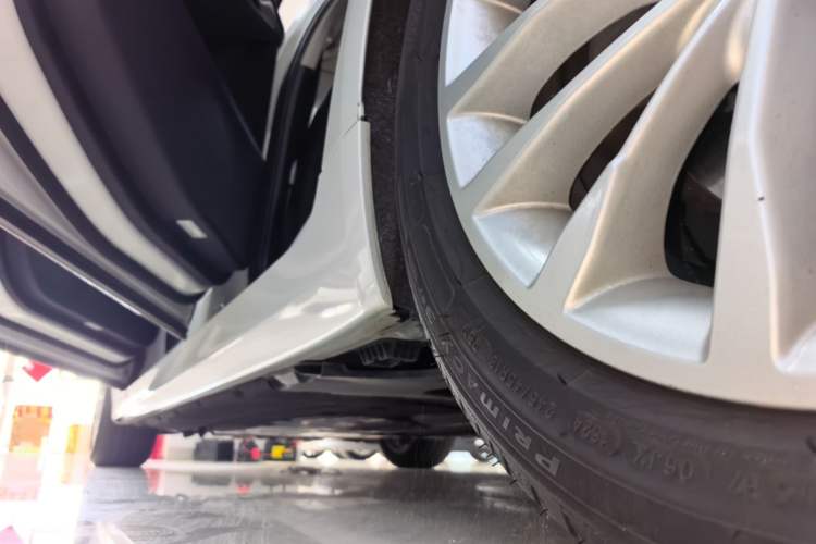 Used BMW 5 Series 2018 525Li Luxury Package Left Side Sill