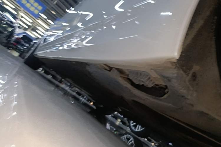 Used BMW 5 Series 2018 530Li Leading Edition Luxury Package Left Side Sill