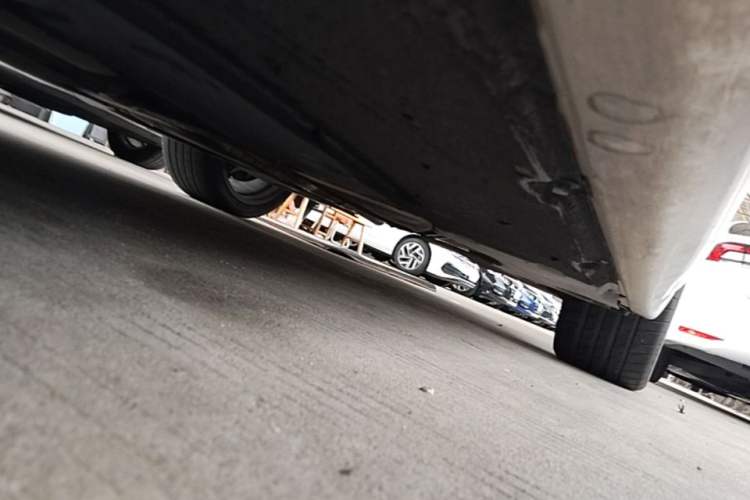 Used BMW 5 Series 2018 530Li Leading Model M Sport Package Left Side Sill