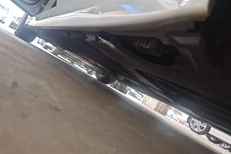 Used BMW 5 Series 2018 525Li Luxury Package Left Side Sill
