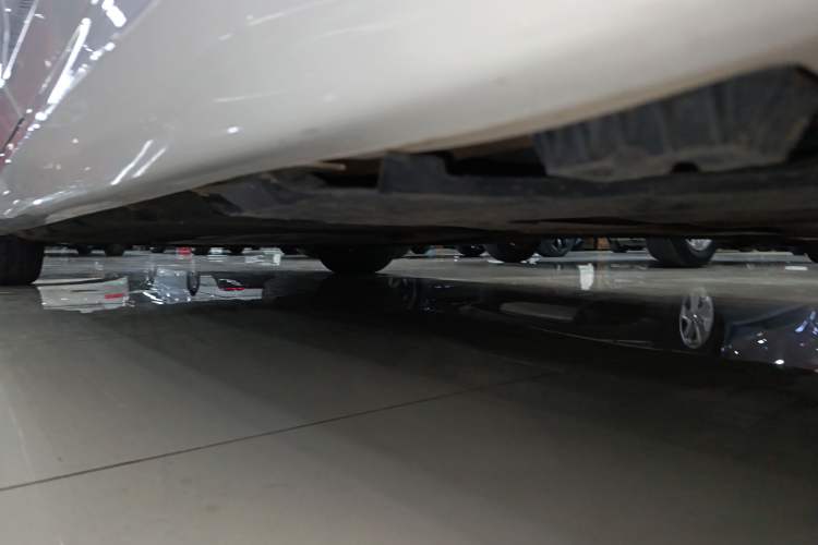 Used BMW 5 Series 2018 Restyled 530Li Leading Edition M Sport Package Left Side Sill