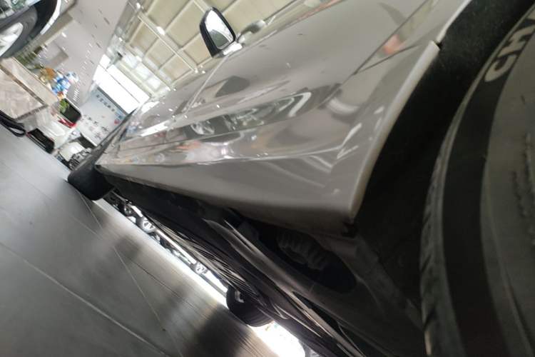 Used BMW 5 Series 2018 525Li Luxury Package Left Side Sill