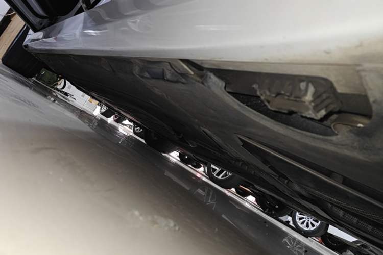 Used BMW 5 Series 2018 525Li Luxury Package Left Side Sill