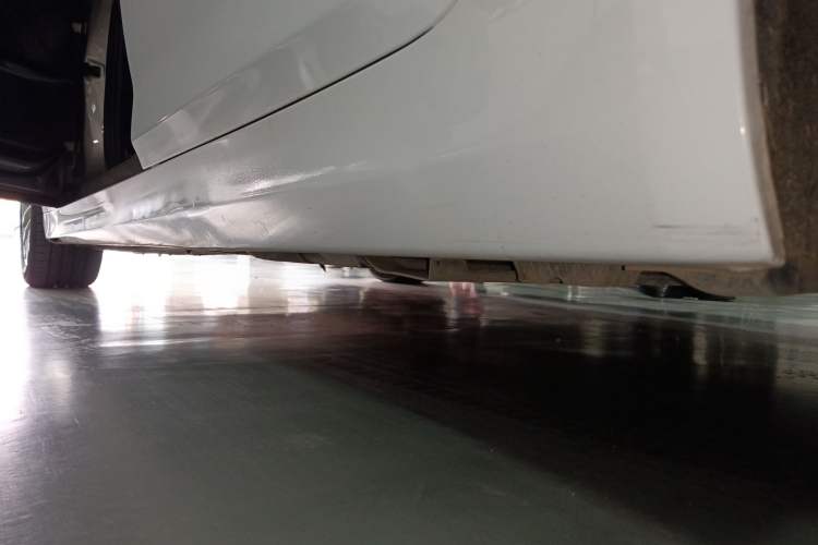 Used BMW 5 Series 2018 525Li Luxury Package Left Side Sill