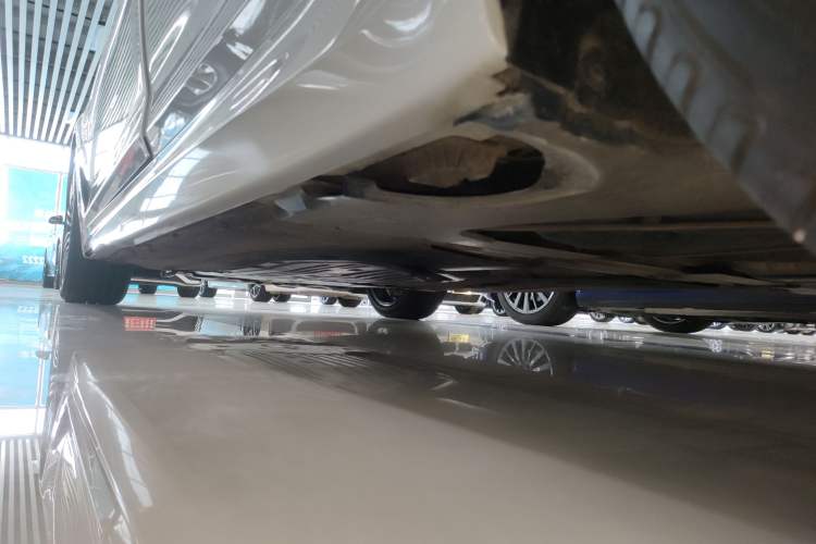 Used BMW 5 Series 2018 Restyled 530Li Leading Edition M Sport Package Left Side Sill