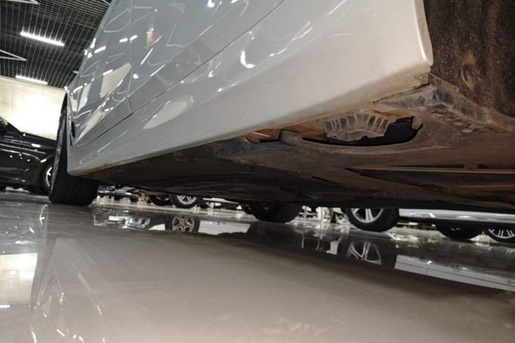 Used BMW 5 Series 2018 528Li Launch Special Edition Left Side Sill