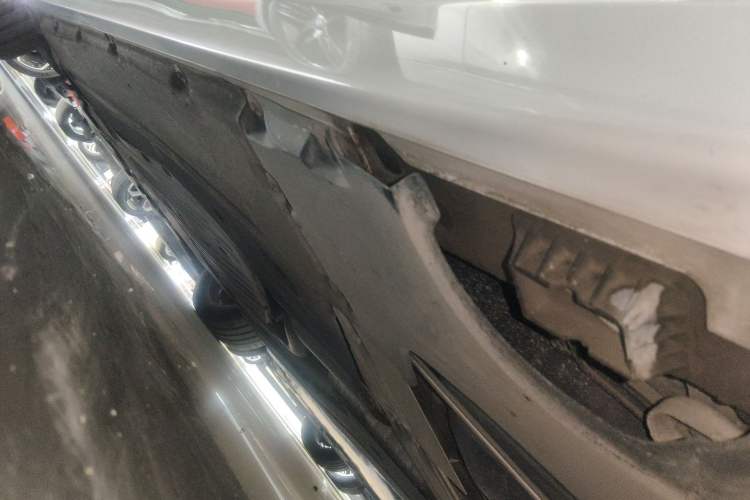 Used BMW 5 Series 2018 Revised Version 530Li Leading Edition Luxury Package Left Side Sill