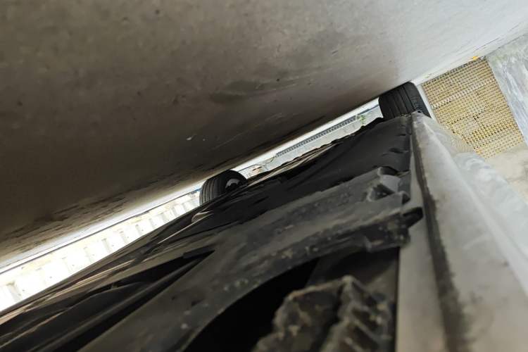 Used BMW 5 Series 2018 530Li xDrive M Sport Package Left Side Sill