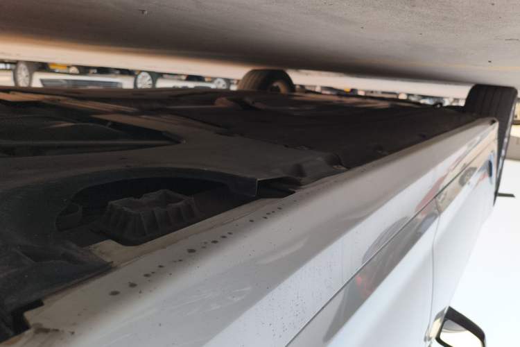 Used BMW 5 Series 2018 525Li Luxury Package Left Side Sill