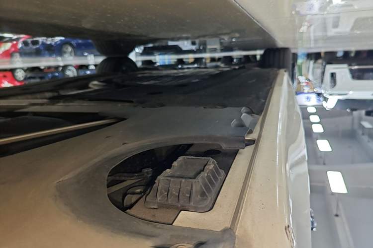 Used BMW 5 Series 2018 530Li Luxury Edition M Sport Package Left Side Sill