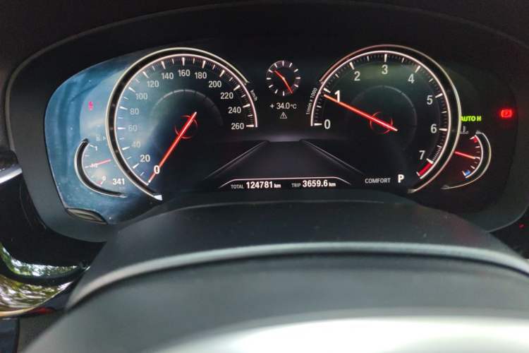 Used BMW 5 Series 2018 525Li M Sport Package Odometer Close Up