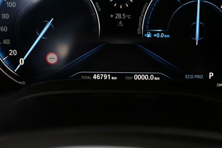 Used BMW 5 Series 2018 Restyled 530Li Luxury Edition M Sport Package Odometer Close Up