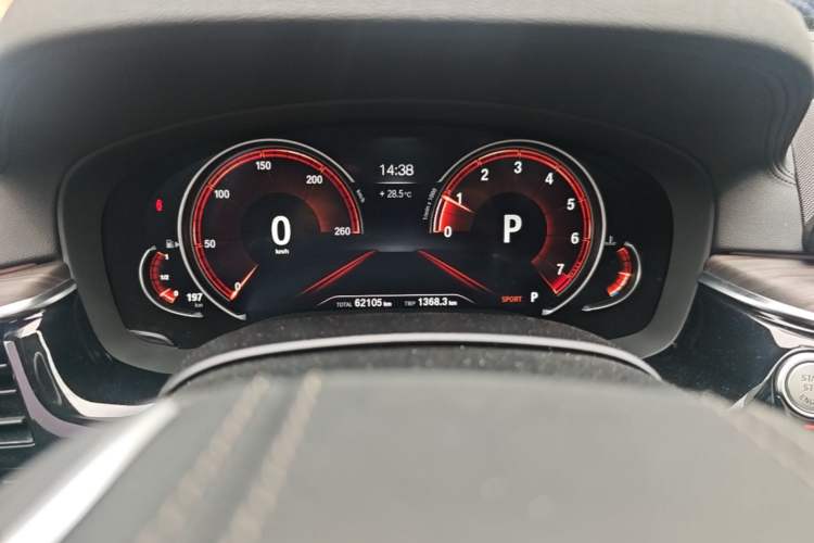 Used BMW 5 Series 2018 Facelifted 530Li Luxury Edition Premium Package Odometer Close Up