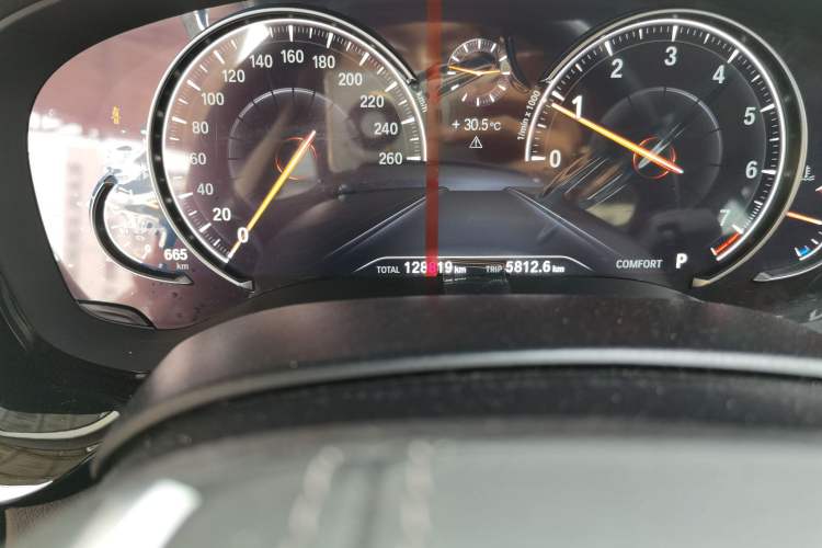 Used BMW 5 Series 2018 525Li Luxury Package Odometer Close Up