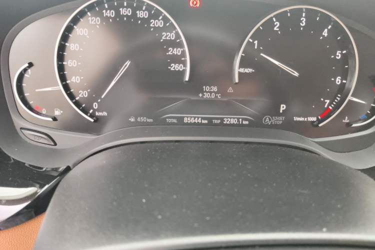Used BMW 5 Series 2018 528Li Launch Special Edition Odometer Close Up