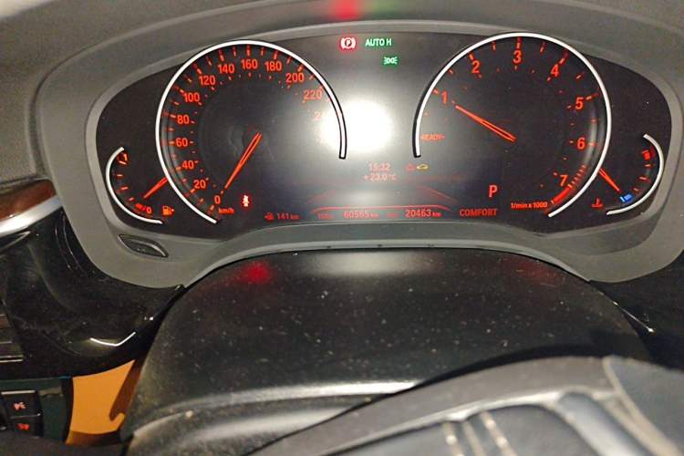 Used BMW 5 Series 2018 528Li Launch Special Edition Odometer Close Up