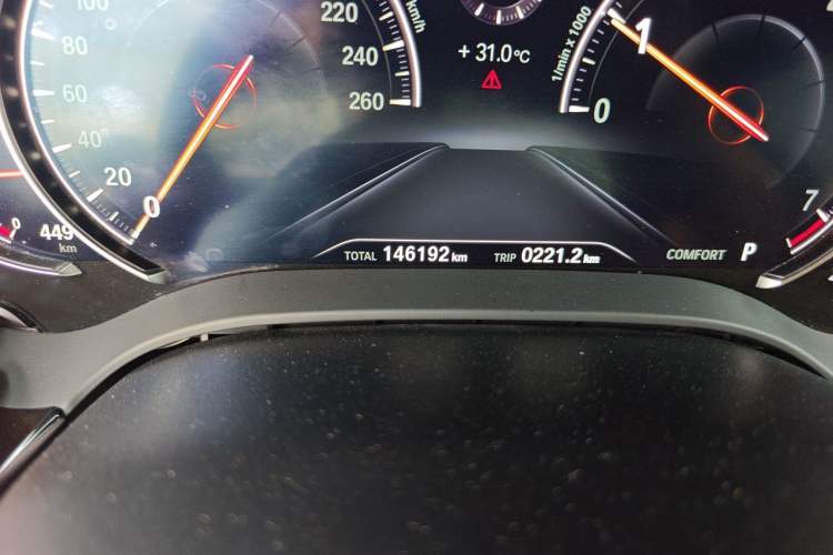 Used BMW 5 Series 2018 525Li M Sport Package Odometer Close Up