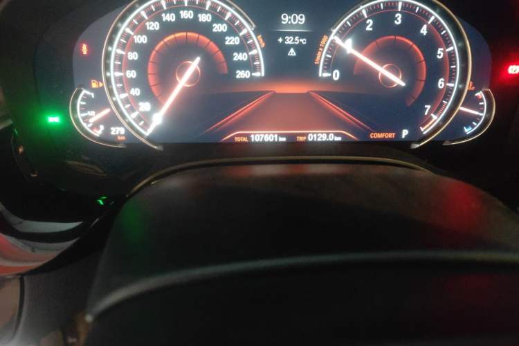 Used BMW 5 Series 2018 525i M Sport Package Odometer Close Up