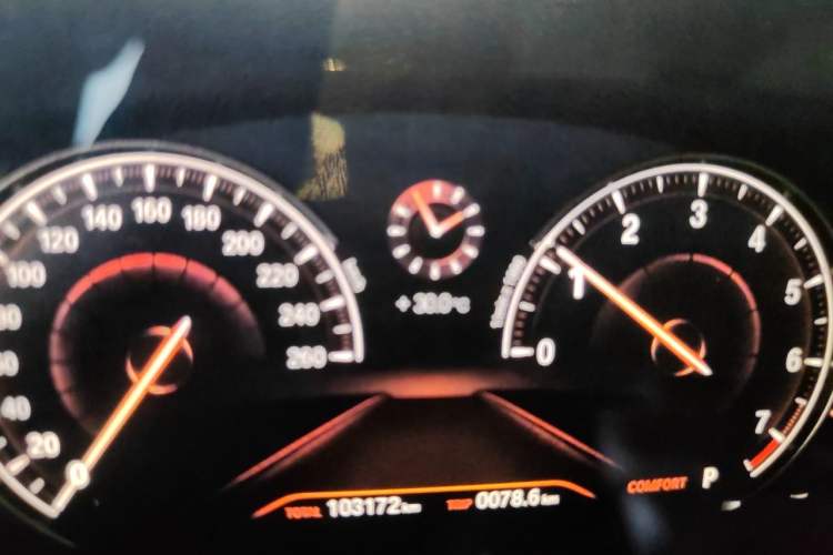 Used BMW 5 Series 2018 530i M Sport Package Odometer Close Up