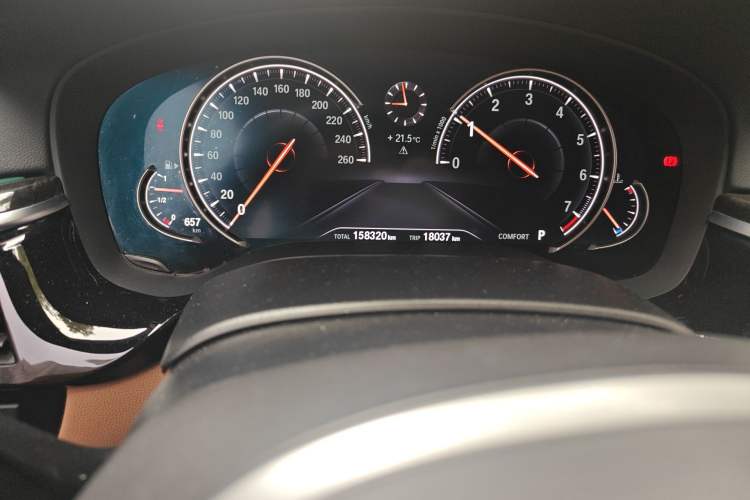 Used BMW 5 Series 2018 Restyled 530Li Leading Edition M Sport Package Odometer Close Up