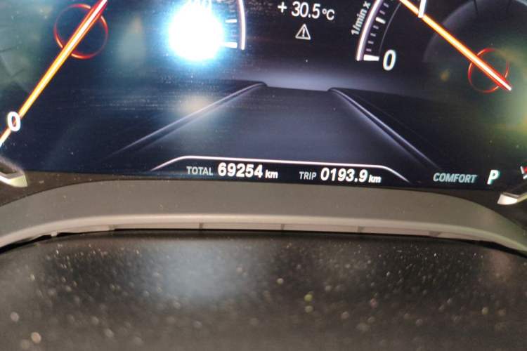 Used BMW 5 Series 2018 525Li M Sport Package Odometer Close Up