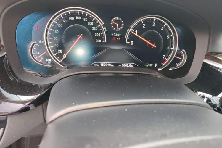 Used BMW 5 Series 2018 525Li Luxury Package Odometer Close Up