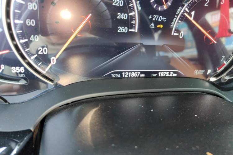 Used BMW 5 Series 2018 530Li Luxury Edition M Sport Package Odometer Close Up