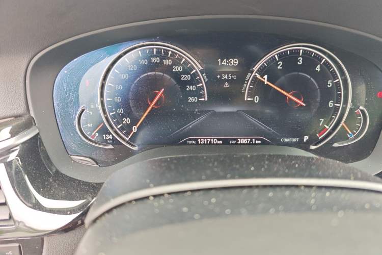 Used BMW 5 Series 2018 Restyled 530Li Leading Edition M Sport Package Odometer Close Up