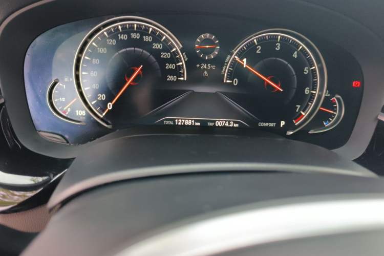 Used BMW 5 Series 2018 525Li M Sport Package Odometer Close Up