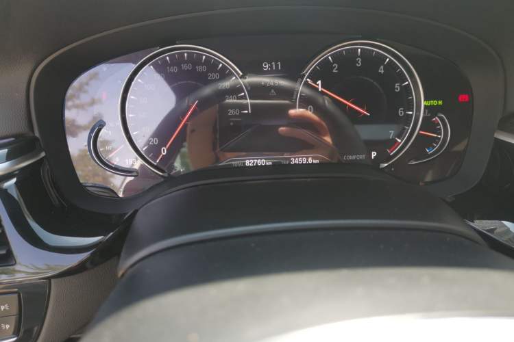 Used BMW 5 Series 2018 Restyled 530Li Leading Edition M Sport Package Odometer Close Up