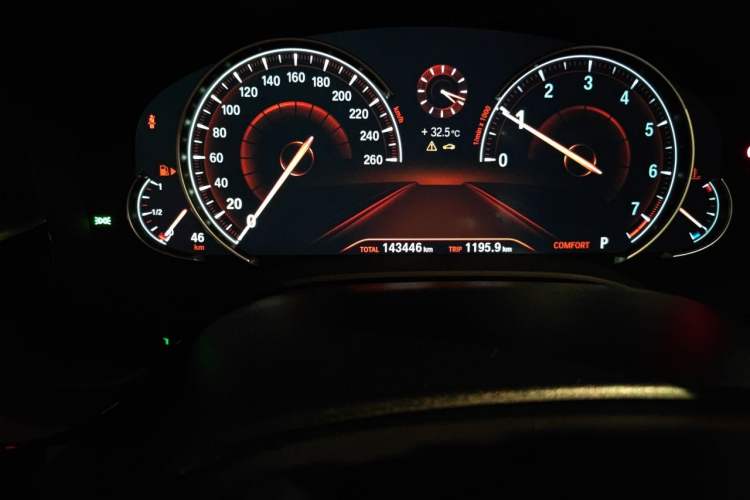 Used BMW 5 Series 2018 525Li Luxury Package Odometer Close Up