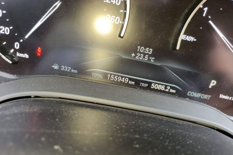Used BMW 5 Series 2018 528Li Launch Special Edition Odometer Close Up