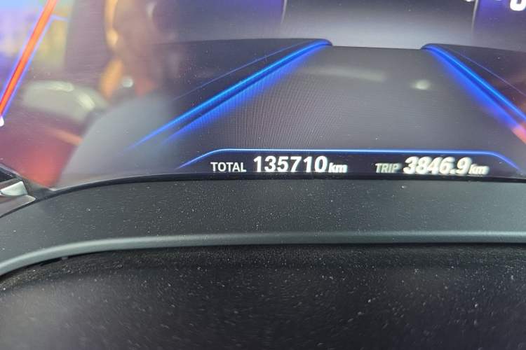 Used BMW 5 Series 2018 Restyled 530Li Luxury Edition M Sport Package Odometer Close Up