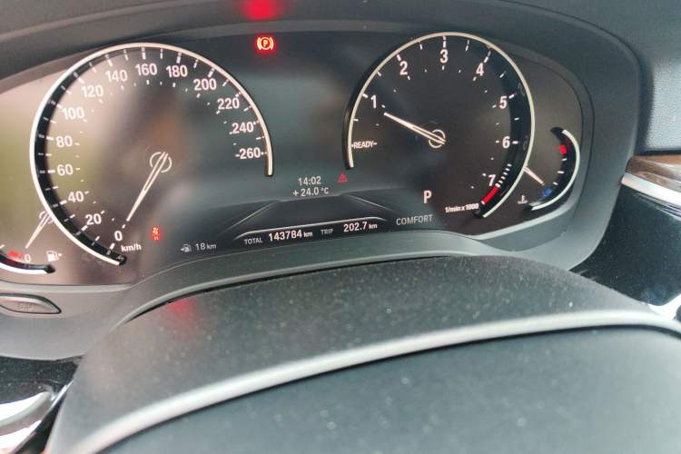 Used BMW 5 Series 2018 528Li Launch Special Edition Odometer Close Up