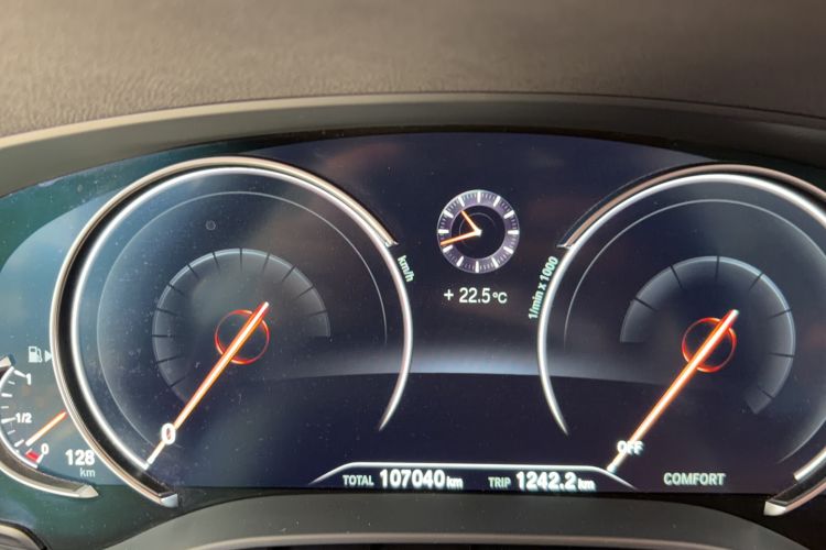 Used BMW 5 Series 2018 Facelifted 530Li xDrive Luxury Package Odometer Close Up