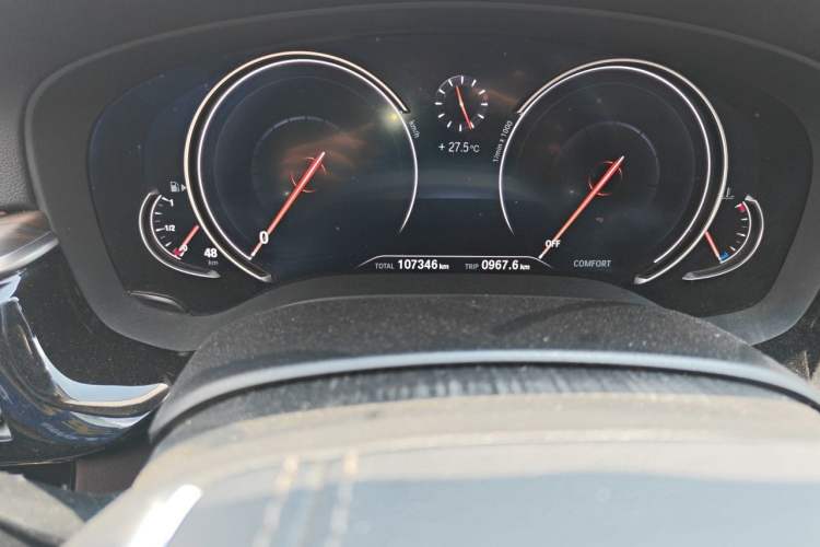 Used BMW 5 Series 2018 Facelifted 530Li xDrive Luxury Package Odometer Close Up